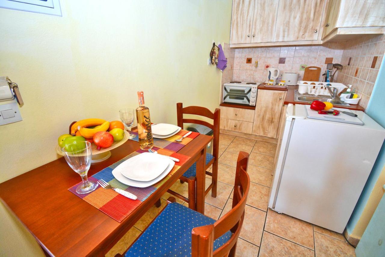 Mike's Apartament *